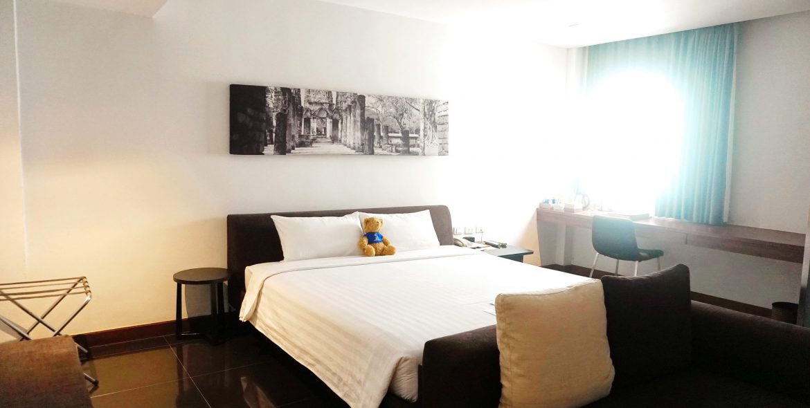 M Room 8
